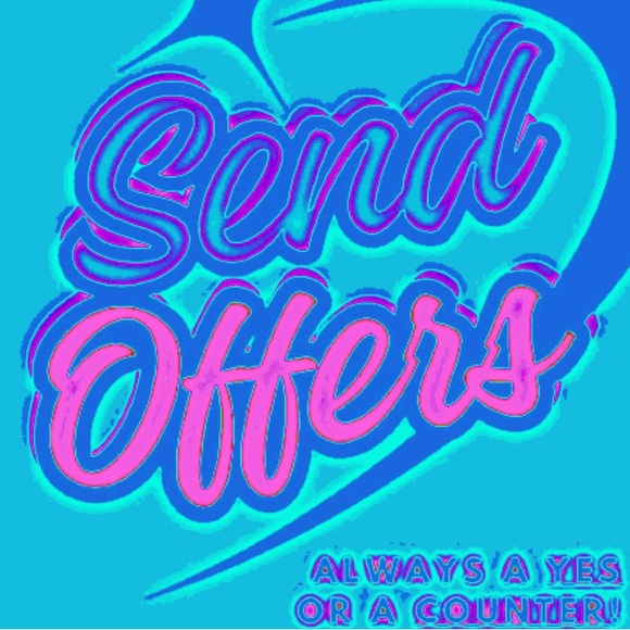 Accepting Offers .Come check out my closet .Gifts for everyone & Gift Sets - Picture 1 of 1